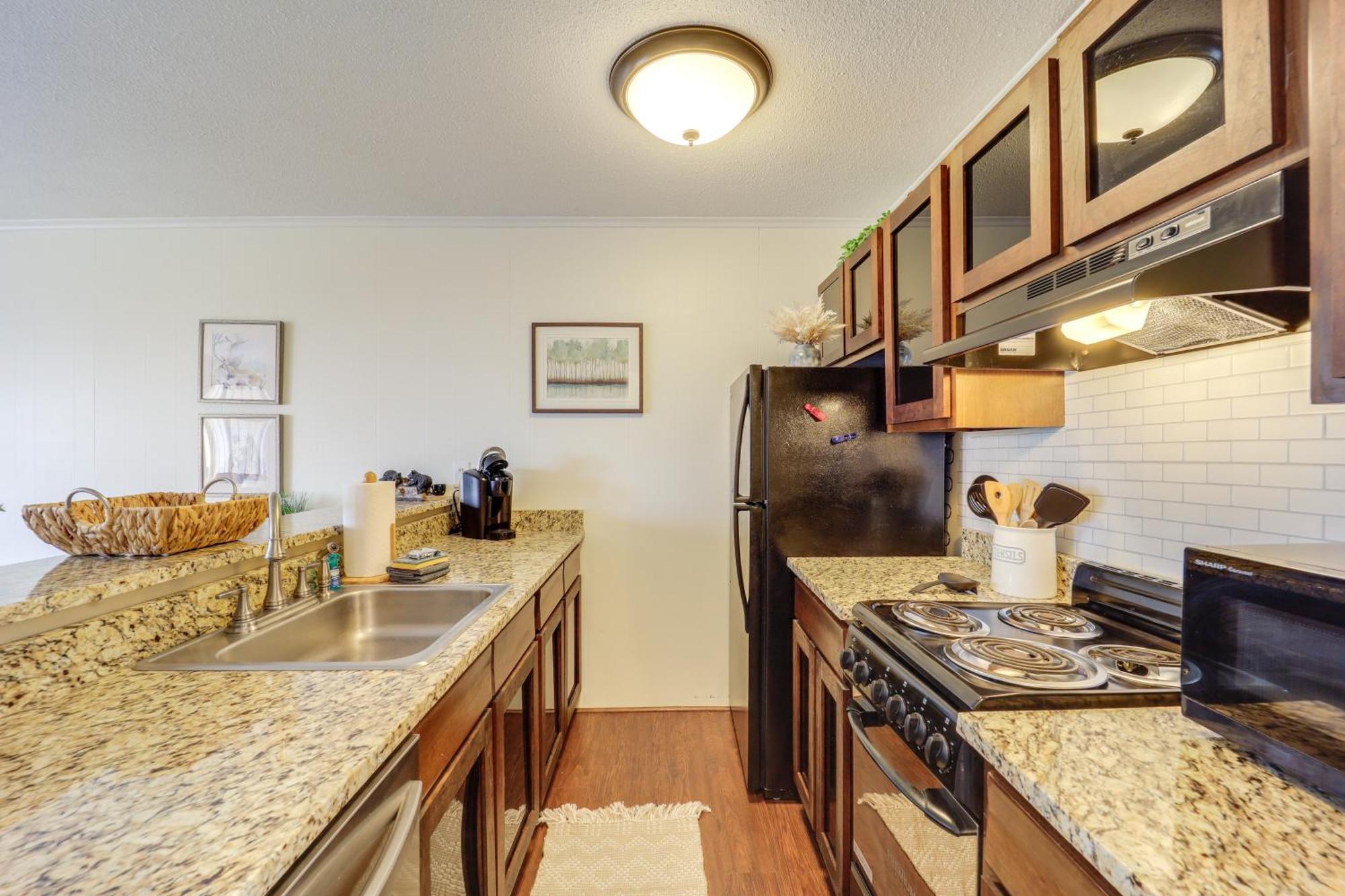 Beech Mountain Studio With Balcony Less Than 1 Mi To Skiing! ภายนอก รูปภาพ